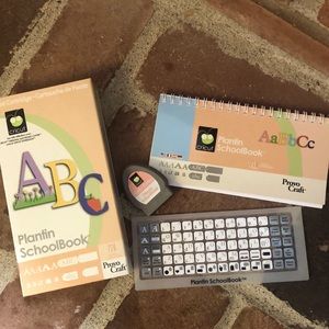 Platinum schoolbook Cricket font